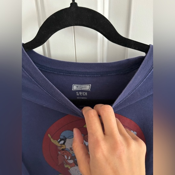 Looney Tunes Top - Picture 3 of 3